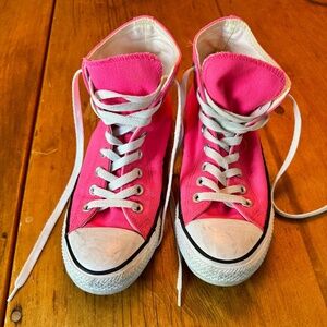 Chuck Taylor All Star High Knockout Pink Hi-Top Sneaker Size Wo's 8.5 Men's 6.5